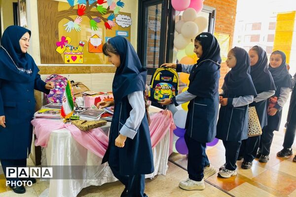 جشن شکوفه ها فرصتی برای دیدن لبخند دانش آموزان