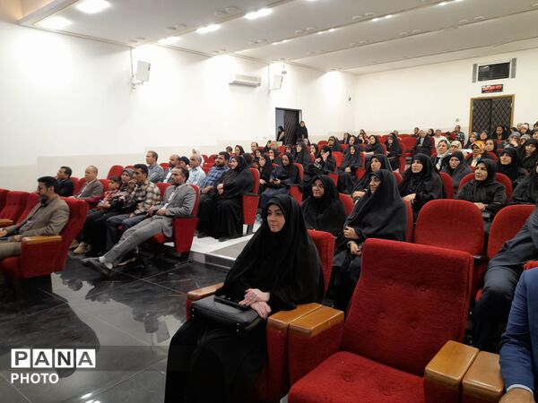 برگزاری مجمع عمومی انجمن اولیا و مربیان دبیرستان شاهد ارض اقدس ناحیه ۳