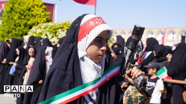 اجتماع بزرگ" دختراتو ببین" هم آوایی بانوان نصف جهان 