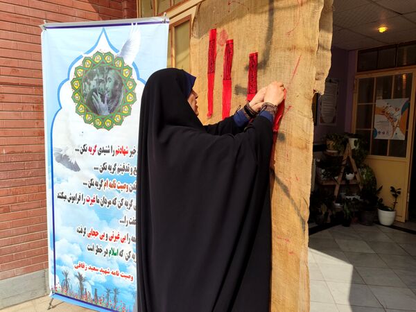 برگزاری یادواره شهدا در هنرستان بصیرت آشخانه