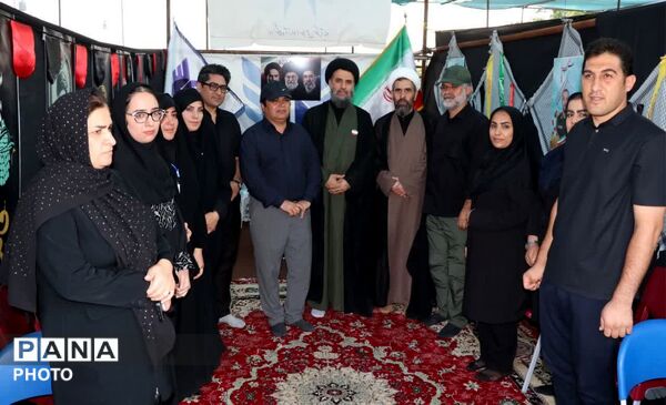 همدلی مسئولان و خادمان در خدمت به زائران رهبر شهید