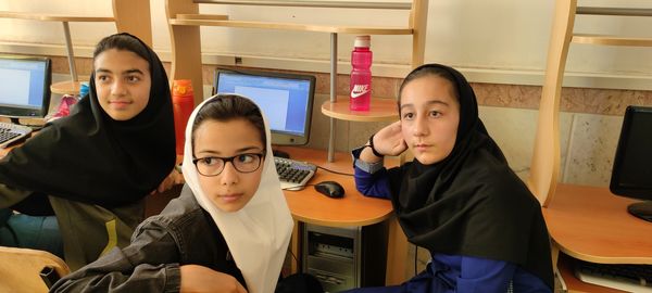 بازدید دانش‌آموزان پیشتاز‌ مدرسه شهید خاقانی از کلاس‌های رایانه کانون سمیه شیروان