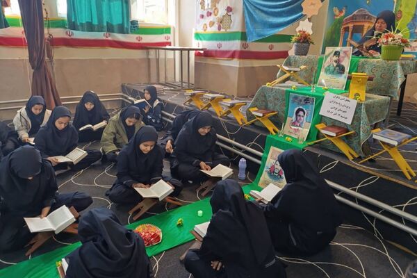 محفل انس با قرآن کریم در دبیرستان حاج بهادر گراشی ناحیه ۳