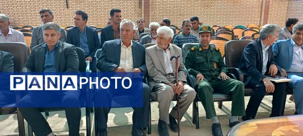 روشن شدن چراغ مدرسه قلم ۱۲ زاغه در ارتباط زنده با رئیس‌جمهور