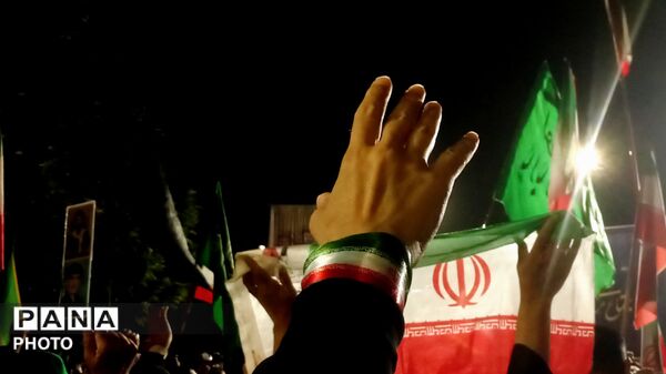 طنین عشق به وطن در چهارباغ خرم‌ آباد با حضور پرشور مردم