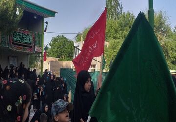 شیرخوارگان حسینی در سوگ کوچک‌ترین شهید کربلا گرد هم آمدند
