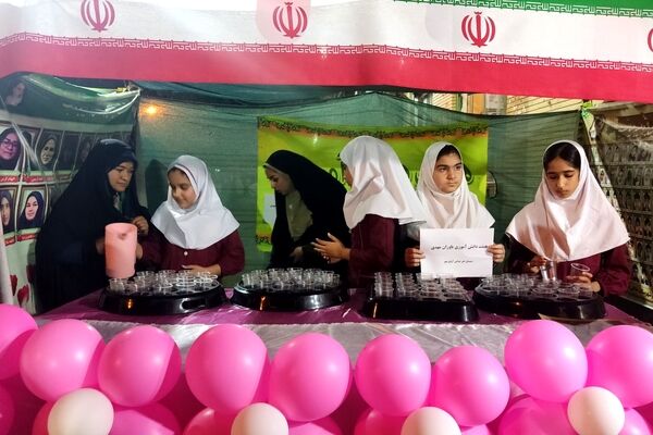 موکب‌های دانش‌آموزی دهه کرامت در حاجی‌آباد