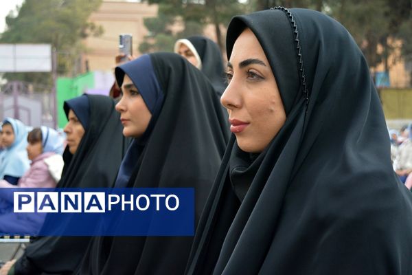 حضور خادمان رضوی در مدرسه قدر بهارستان‌دو