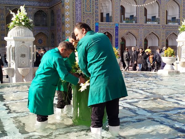 مشهد مقدس در تب‌وتاب جشن ولادت نخستین امام شیعیان  