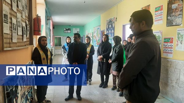 گشایش نمایشگاه «ایرانمون» در دبیرستان نیایش با بازارچه دانش آموزی