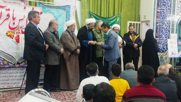 جلسه قرآنی در خلیل‌آباد 