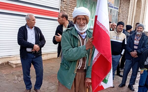 جشن انقلاب و حضور پرشور مردم روستای برآباد خواف