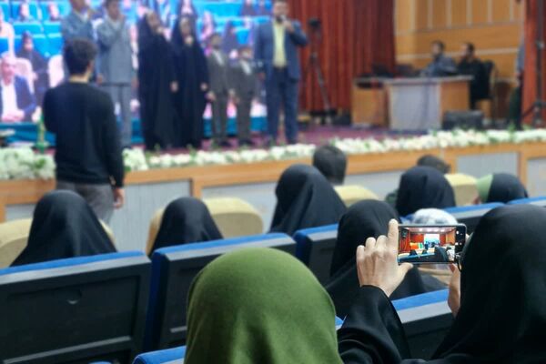 آیین تجلیل از برگزیدگان مسابقات قرآن و عترت بسیج قرچک