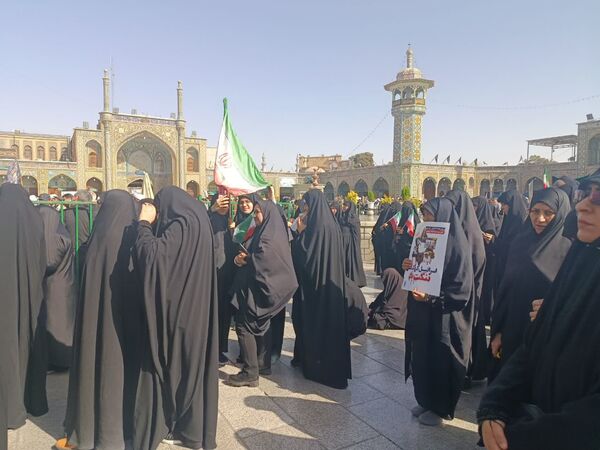 جلوه هایی از حضور مردم قم در راهپیمایی یوم الله 13 آبان