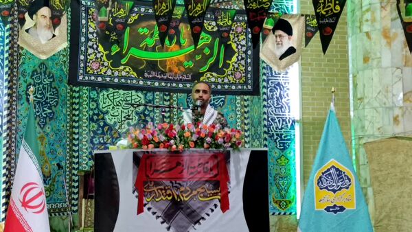 تجلی پیوند مدرسه و مسجد در خاتم