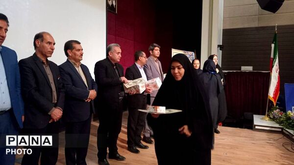 درخشش مقام آوران کشوری و استانی در سالن همایش بانک ملی بجنورد