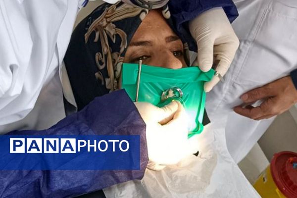 بازدید دانش‌آموزان دبیرستان شهدای علم‌ و فناوری بهارستان دو از دانشکده دندانپزشکی تهران 