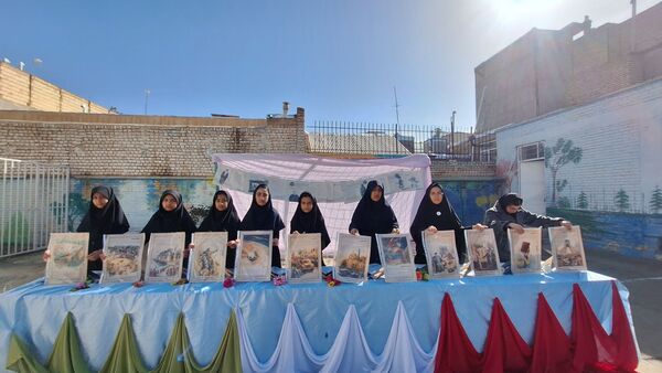 جشن دهه فجر  درمدرسه پاکدل