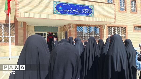 طنین لبخند در مدرسه نسرین عرب؛ جشن جوانه‌ها آغازی برای پرواز