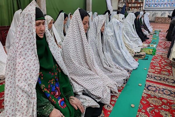 آخرین روز از اعتکاف دانش آموزی انس با خدا  در مسجد جامع شهر بار نیشابور