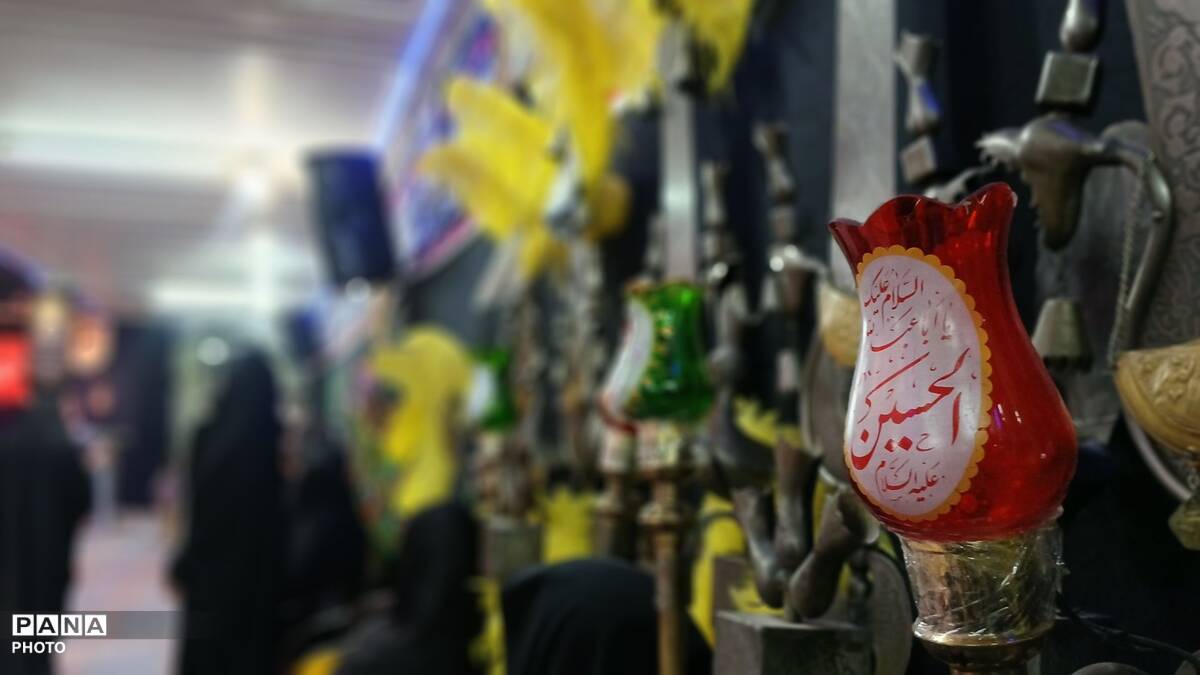 حسینیه به یاد رهبر شهید؛ تجدید میثاق دانش‌آموزان با آرمان‌های انقلاب