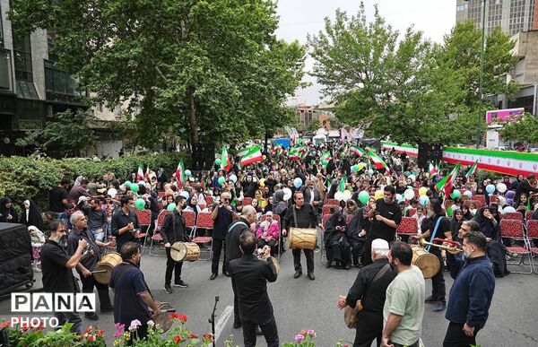میدان مادر تهران، رنگین‌کمان شادی و مهربانی برای مادران و کودکان