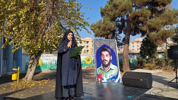 تشییع شهید گمنام در دبیرستان فاطمیه ناحیه یک کرج