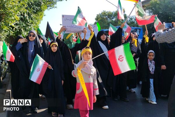 همایش پیاده‌روی دختران زینبی در شیراز