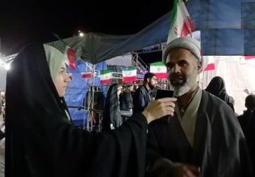 مراسم نورافشانی به مناسبت جشن انقلاب در پردیسان قم