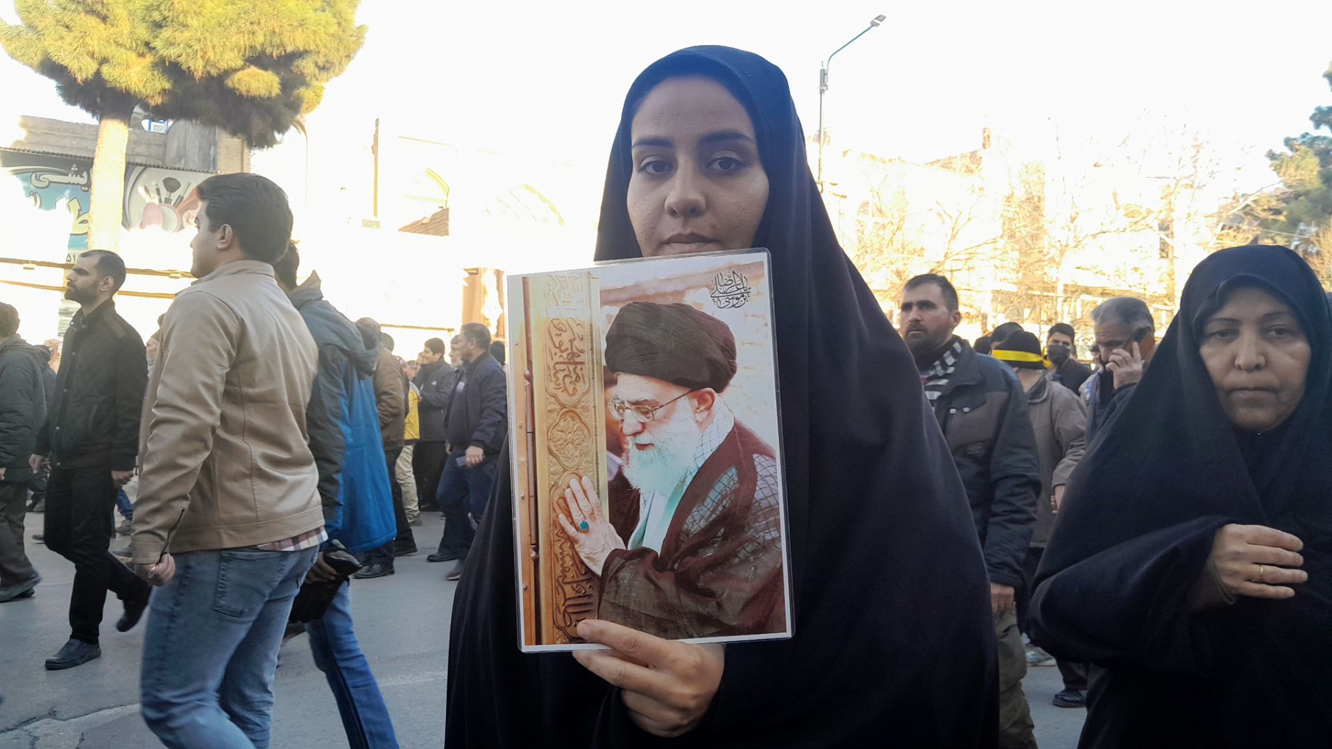 راهپیمایی محکومیت و تشییع شهدای امنیت در نیشابور 