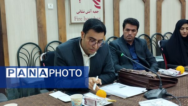 جلسه شورای اداری آموزش و پرورش خلیل‌آباد