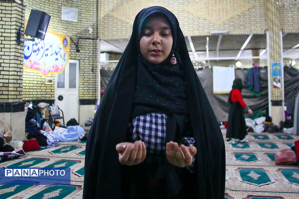 اعتکاف دانش‌آموزی در مسجد قائمیه