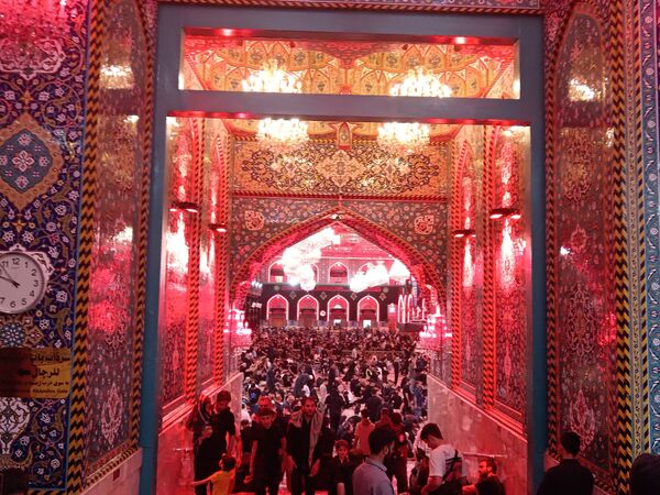 پیاده روی اربعین  و زیارت حرمین مطهر امام حسین علیه السلام و حضرت ابوالفضل عباس علیه السلام 
