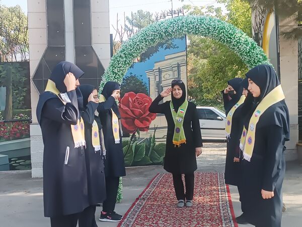 برگزاری جشن جوانه‌ها در دبیرستان آرمینه مصلی نژاد ناحیه ۶ مشهد
