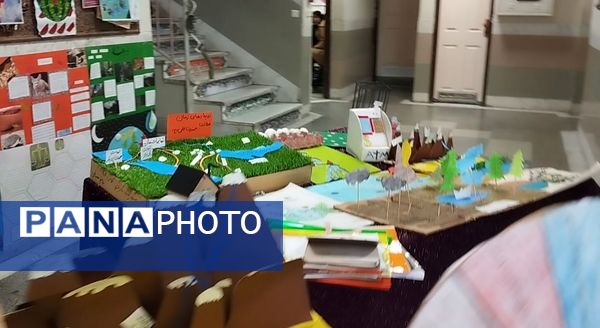 نمایشگاه دست‌سازه در دبیرستان ذبیح الله هوشیار