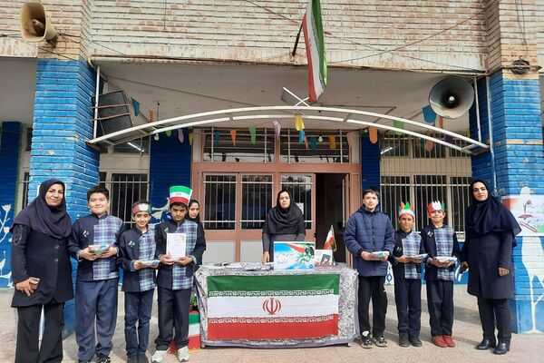 حضور پرشور دانش آموزان ناحیه دو شهرری در برنامه‌های متنوع دهه فجر و جشن انقلاب