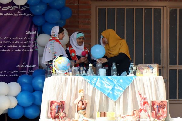 ویژه برنامه ماجراجویی در سرزمین علم در مدارس شهرستان پاکدشت 