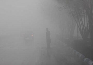 بارش باران و مه‌گرفتگی در جاده‌های ۱۲ استان کشور