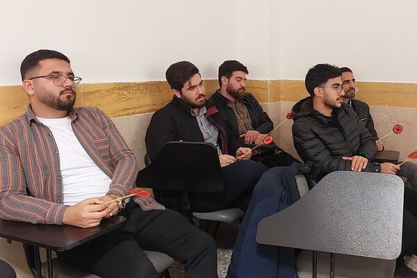  کارگاه تبیین و واکاوی ضروریات سفر یادگیری در دبیرستان‌ نمونه‌دولتی ولایت بهارستان‌دو