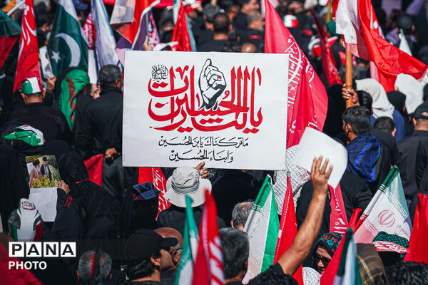 تشییع پیکر رهبر شهید انقلاب در مشهد مقدس-۴
