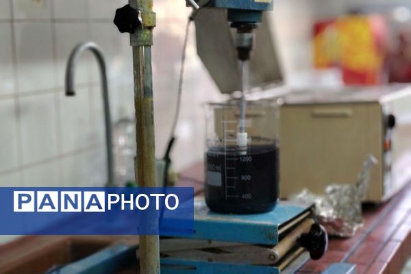 بازدید دانش‌آموزان فرزانگان۱ از مجتمع تحقیقاتی عصر انقلاب