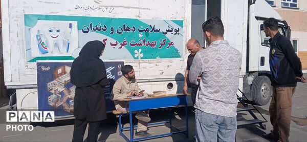 خدمت‌رسانی کادر درمان گروه جهادی سلامت  به مردم نیازمند ساوجبلاغ 