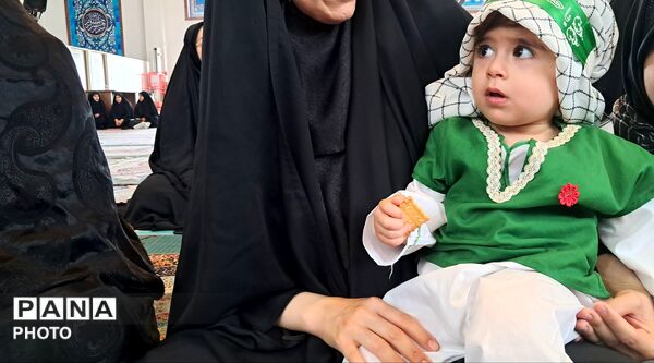 همایش شیرخوارگان حسینی در چهارباغ 