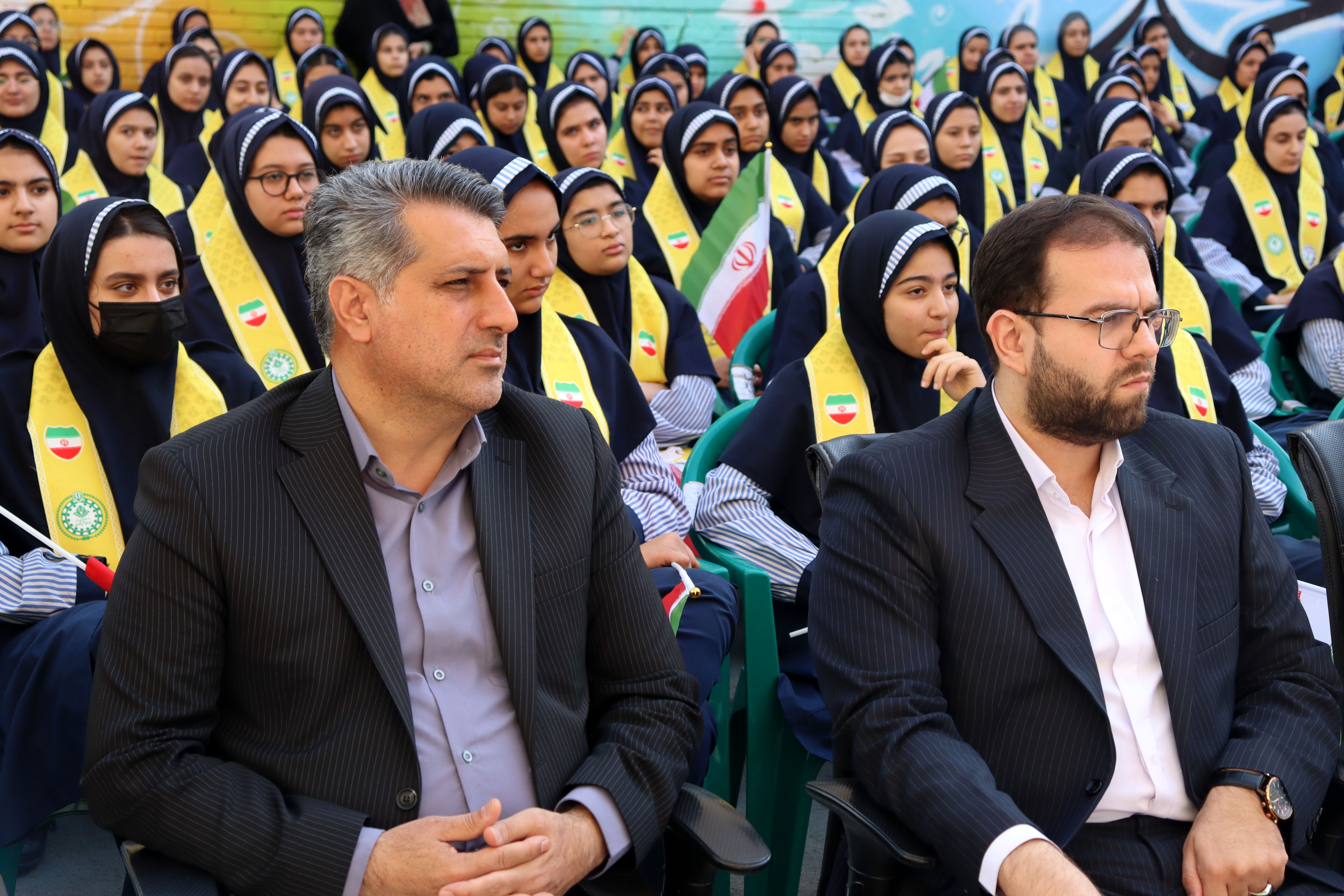 باید دِین خود را به شهدای وطن ادا کنیم