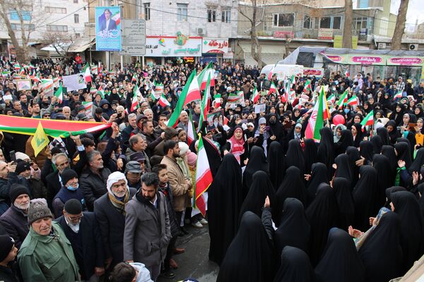 حماسه حضور مردم قروه در راهپیمایی ۲۲ بهمن؛ تجلی وحدت و وفاداری به انقلاب