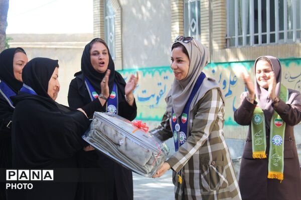 کارگاه آموزشی مدرسان پیشتاز و گردهمایی خبرنگاران پانا شهرستان فاروج با مسئولان سازمان دانش‌آموزی خراسان شمالی 