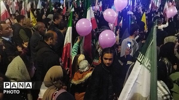دختران نیشابوری در صف اول تجمعات-۱
