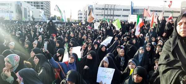 حماسه حضور مردم در حمایت از طرح نور حجاب و عفاف در مشهد