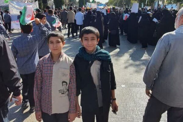 طنین حماسه در گام‌های دانش‌ آموزی