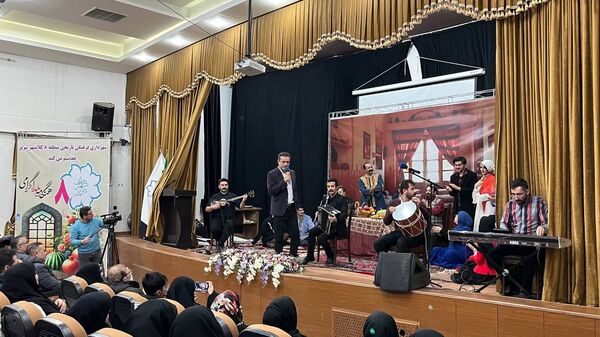 جشن هنگامه یلدا به‌مناسبت گرامیداشت میلاد حضرت فاطمه (س) برای بانوان آموزش و پرورش آذربایجان شرقی